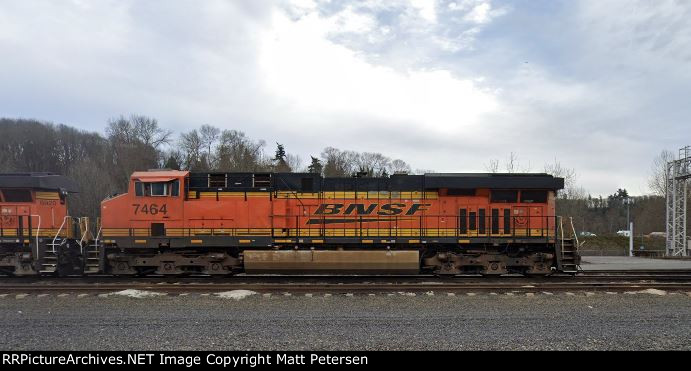 BNSF 7464